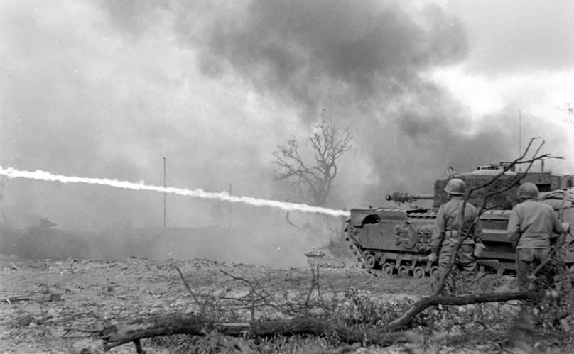 Танк Черчилль огнеметный