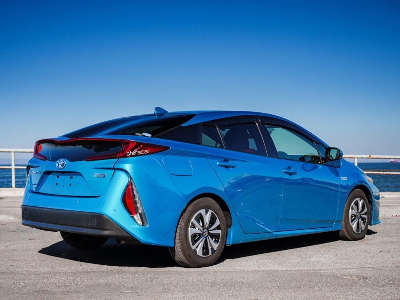 Toyota Prius PHV 52