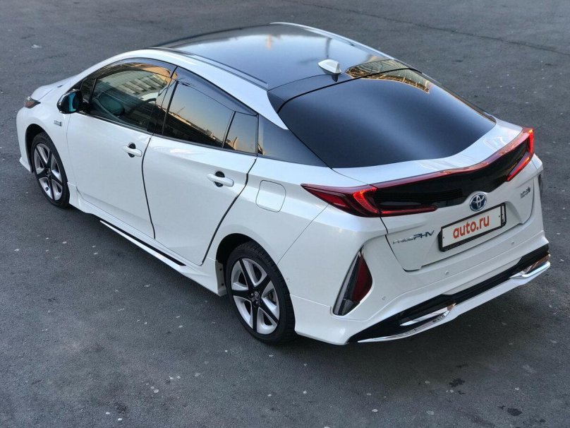 Toyota Prius PHV 2017