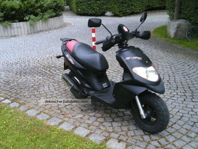 Корейский скутер Daelim e-Five