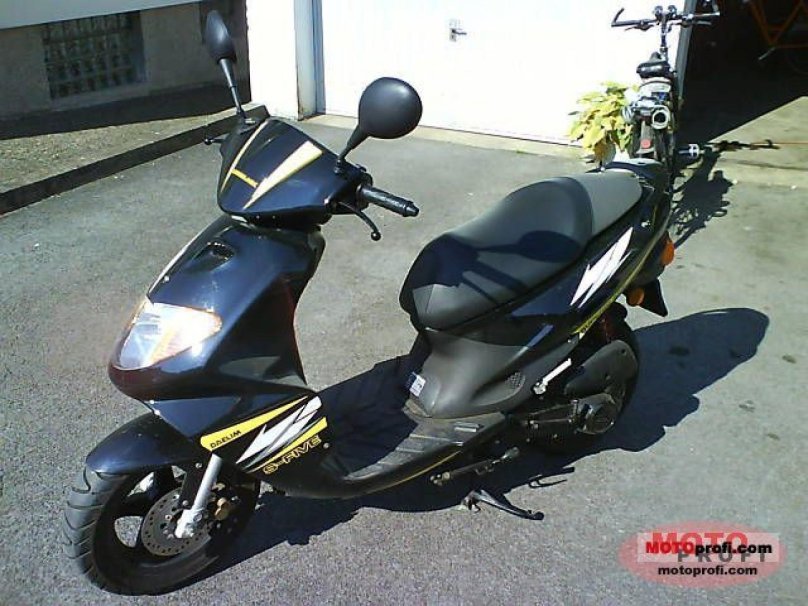 Скутер Daelim s-Five