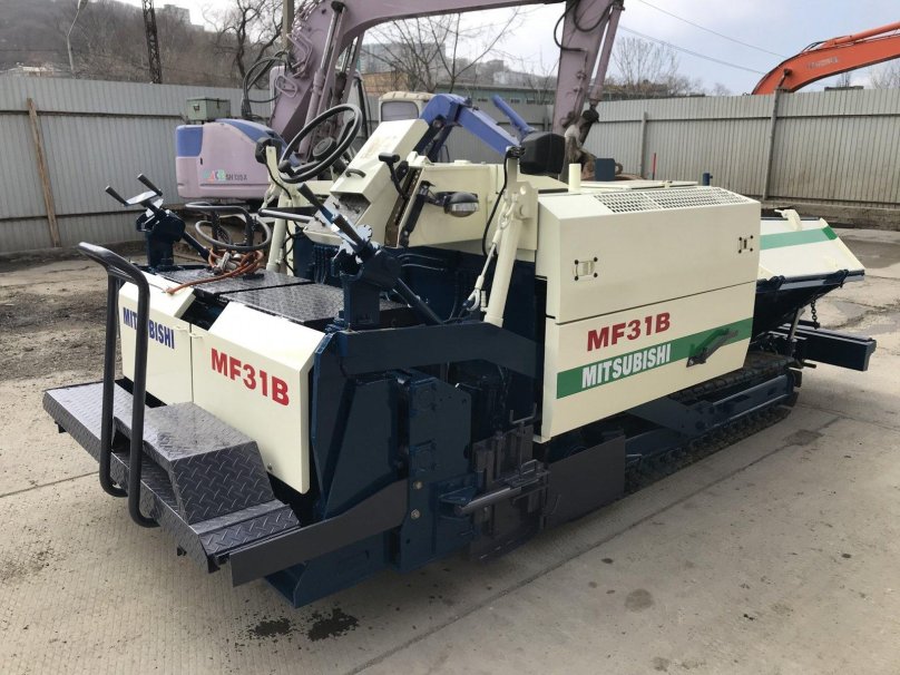 Асфальтоукладчик Mitsubishi mf60d