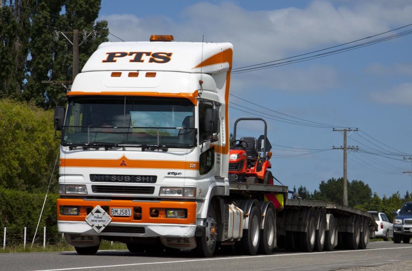 Седельный тягач.Mitsubishi.