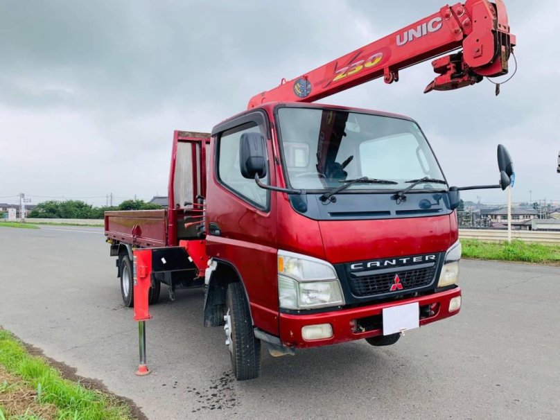 Mitsubishi Fuso Canter 4x4 краном