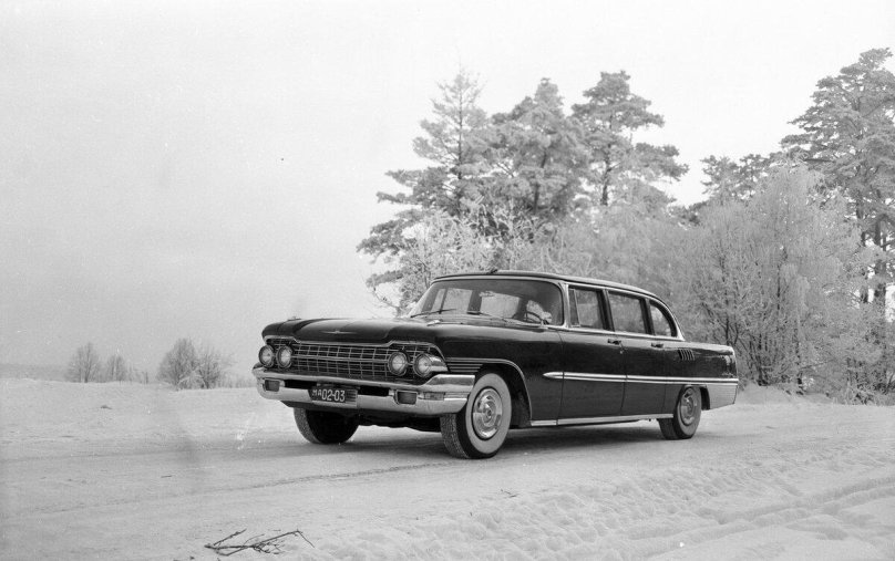 ЗИЛ-111 седан