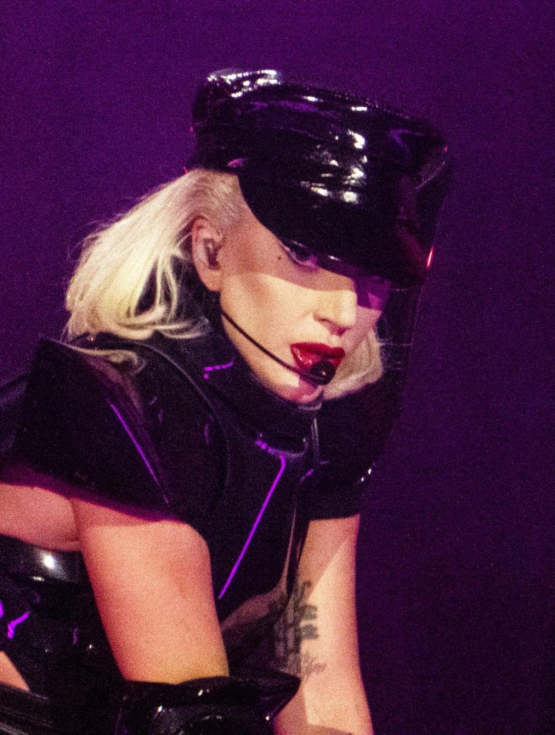 Lady Gaga Babylon перевод