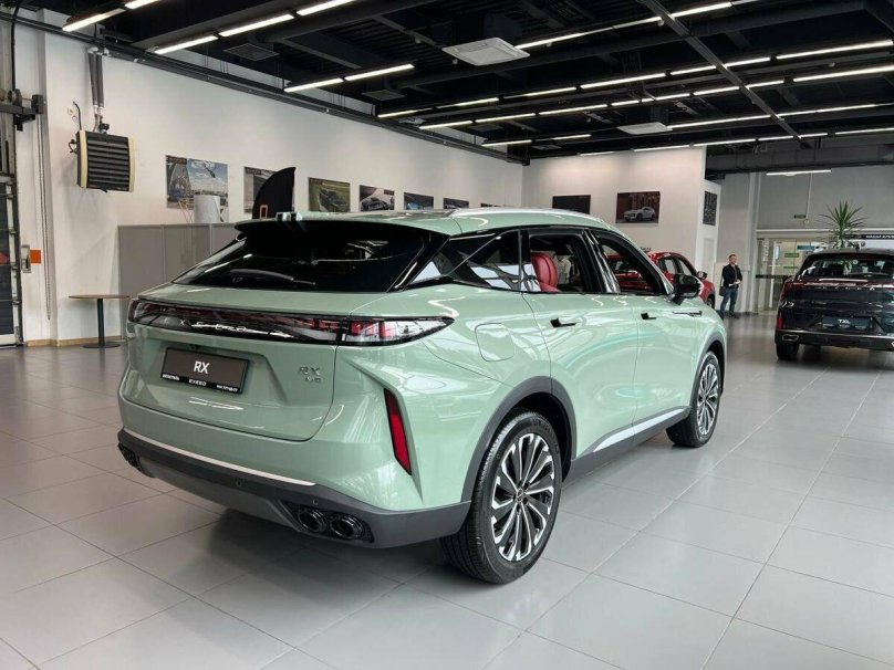 Exeed RX зеленый