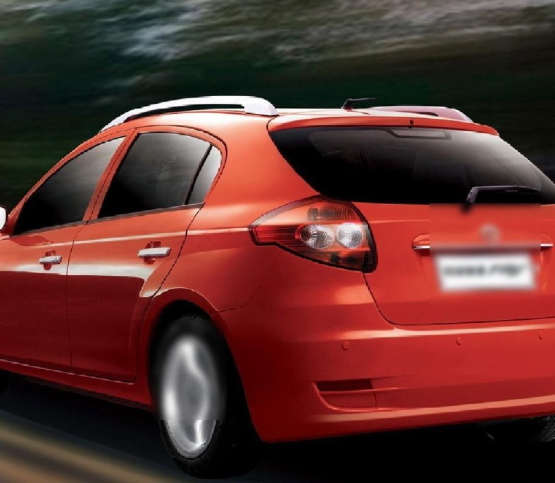 Бриллианс автомобиль хэтчбек