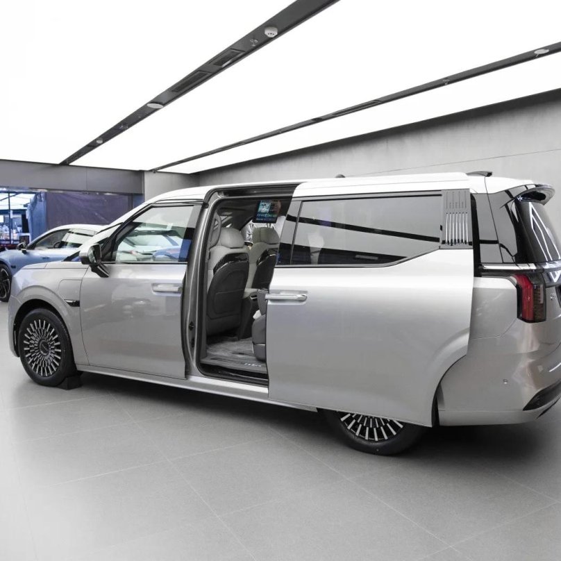 Минивэн zeekr 009