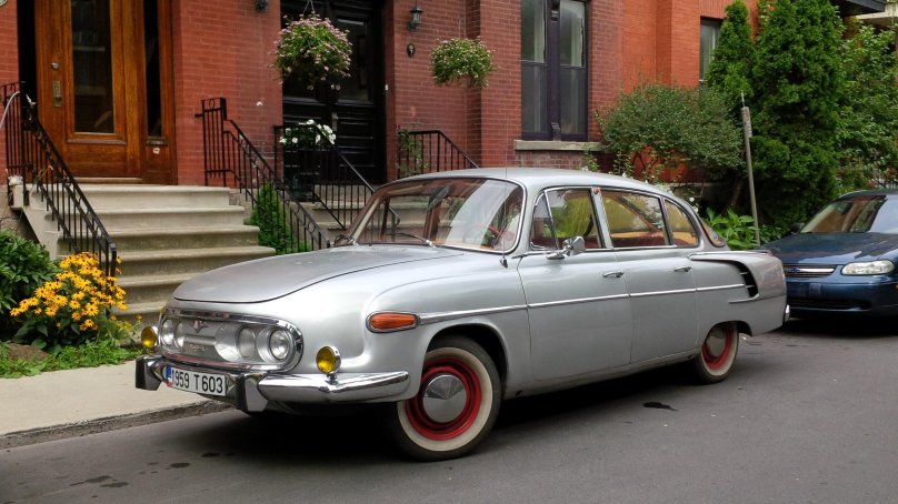 Татра легковая 603