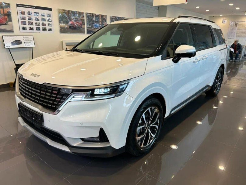 Kia Carnival 2022 белый