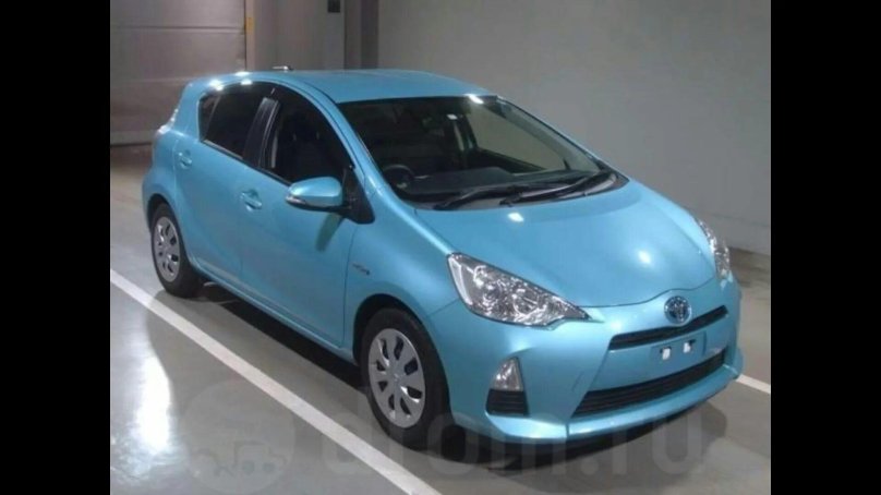 Тойота Аква 2012