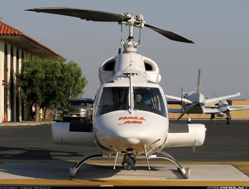 Вертолет Bell 222