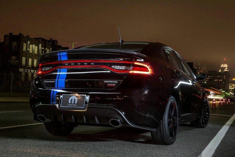 Dodge Dart черный