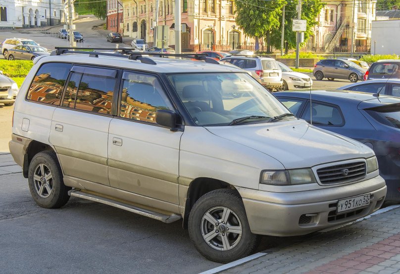 Мазда Эфини МПВ