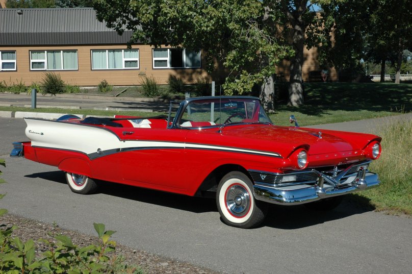 1957 Canadian Ford Meteor Rideau 500 sedan