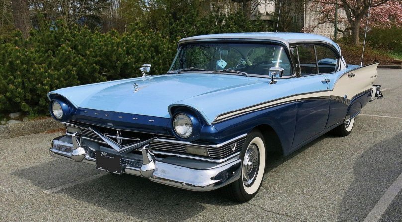 1957 Canadian Ford Meteor Rideau 500 sedan