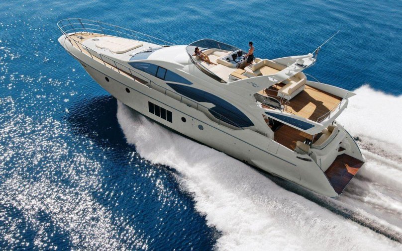 Яхта Azimut 70
