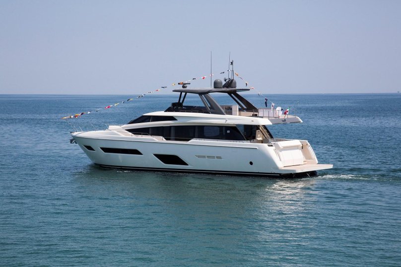 Моторная яхта Ferretti 780