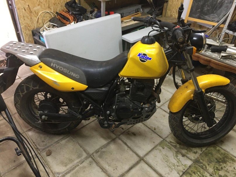 Hyosung RT 125 Karion