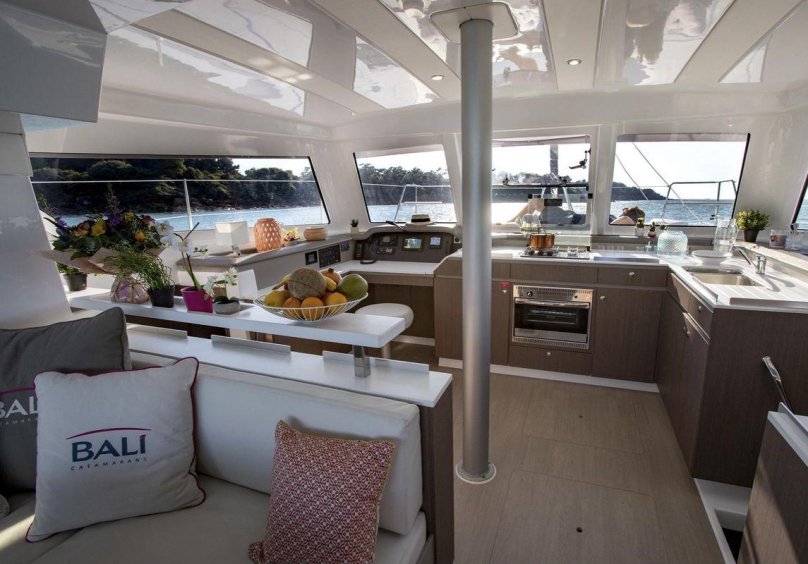 Bali катамаран Cat Space