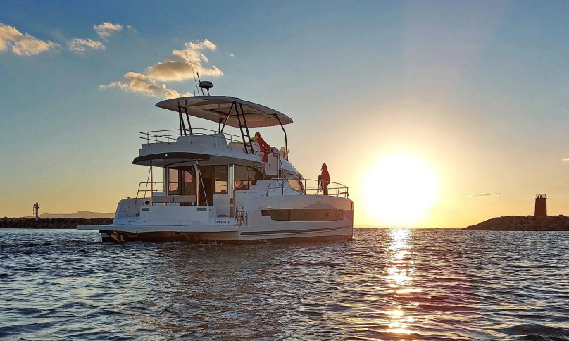 Бали 42 катамаран