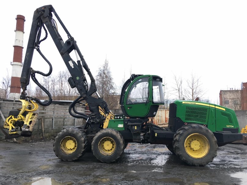 Форвардер John Deere 1510e