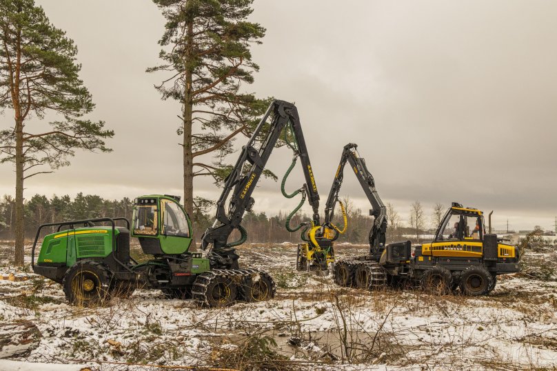 Харвестер John Deere