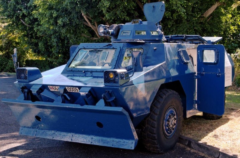 Броневики LAPD водомет