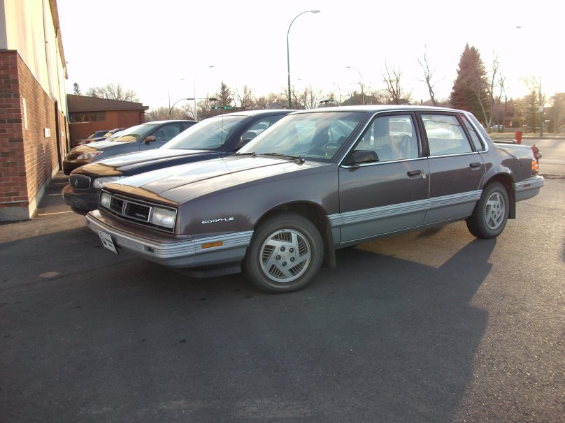 Pontiac 6000 le
