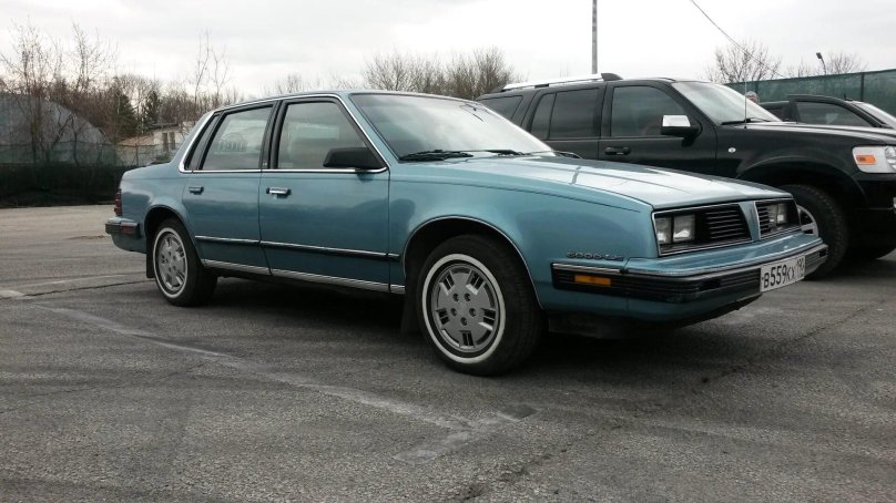 Pontiac 6000le 1982