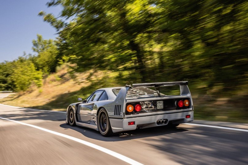 Ferrari f40 Competizione engine