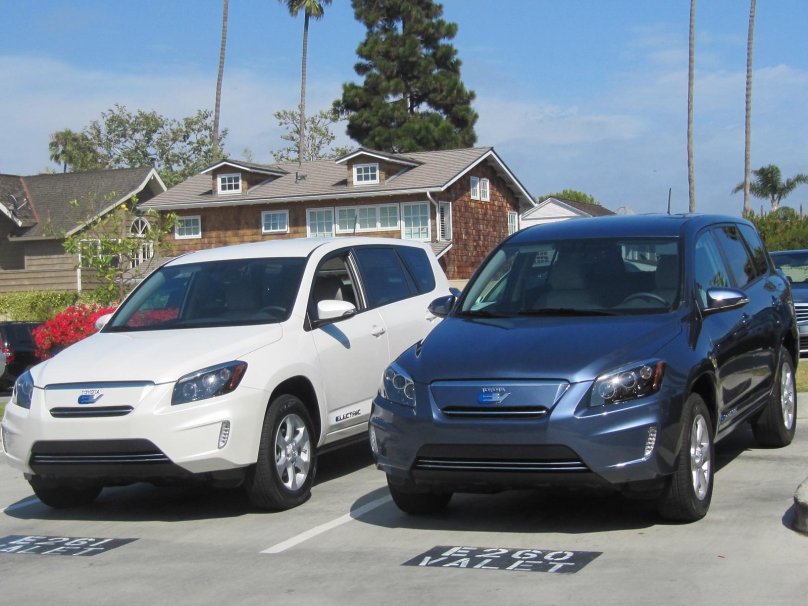 Toyota rav4 электро