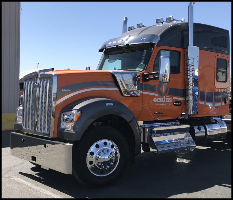 Грузовик Кенворт w990