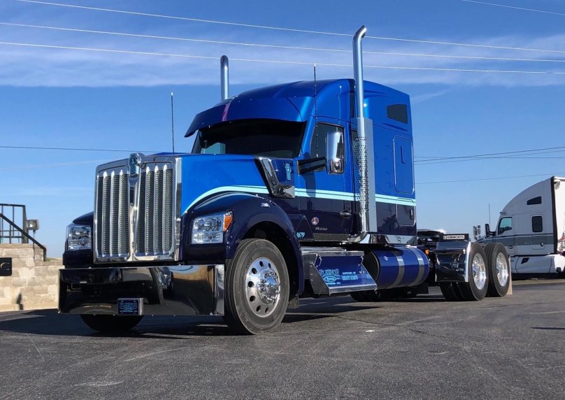 Грузовик Кенворт w990