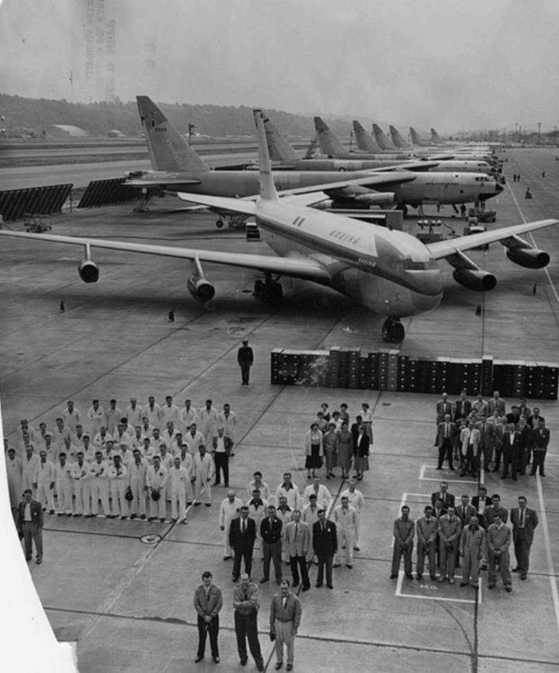 Boeing 707 old photo
