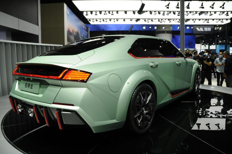 Седан Mecha Dragon