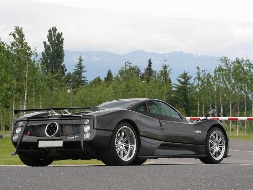 Пагани зонда 2005