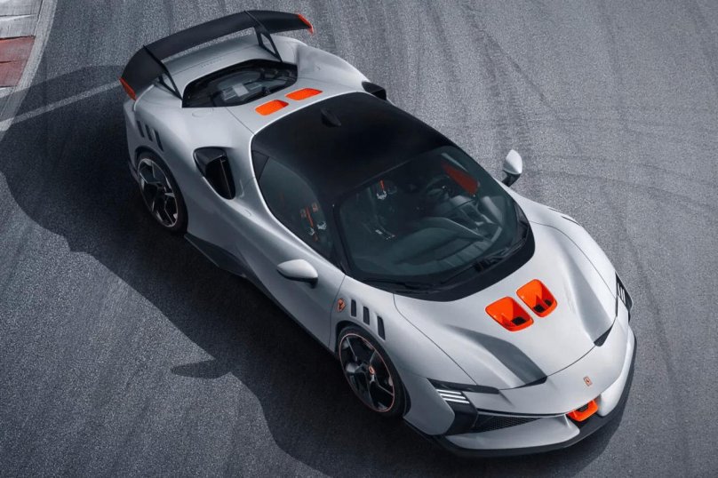 Феррари sf90 Stradale