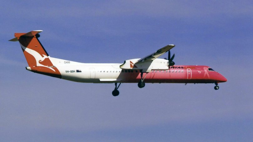 Самолет de Havilland DHC-8 Dash 8-400