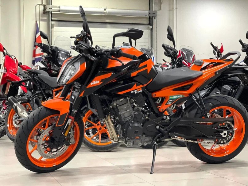 KTM Duke 890