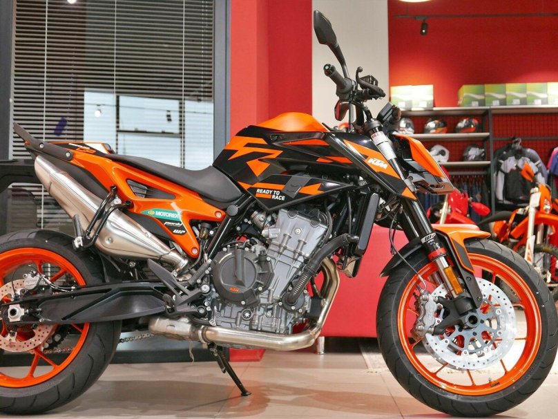 KTM Duke 890