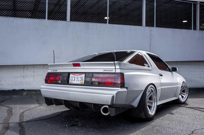 Мицубиси Старион