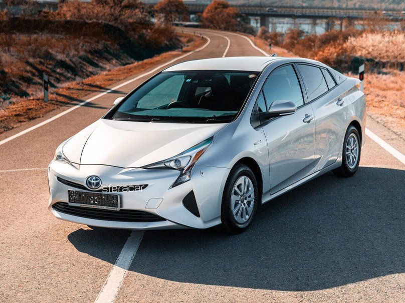 Toyota Prius IV xw50 2016