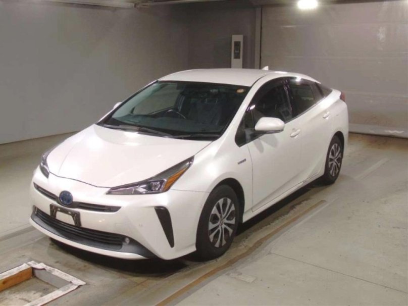 Toyota Prius Alpha 2014