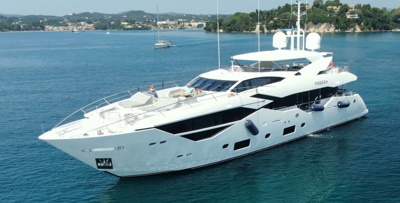 Яхта Sunseeker 120