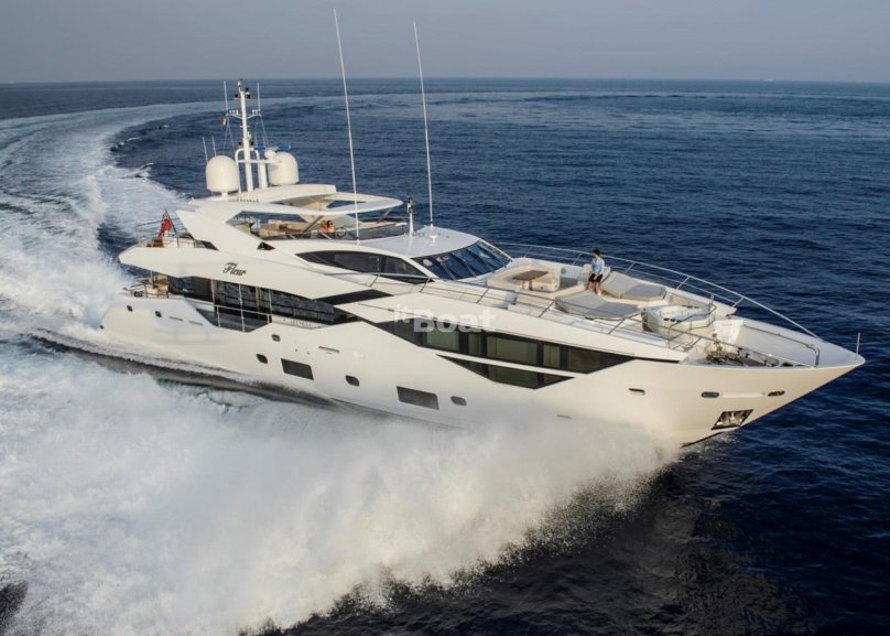 Моторная яхта Sunseeker 116 Yacht