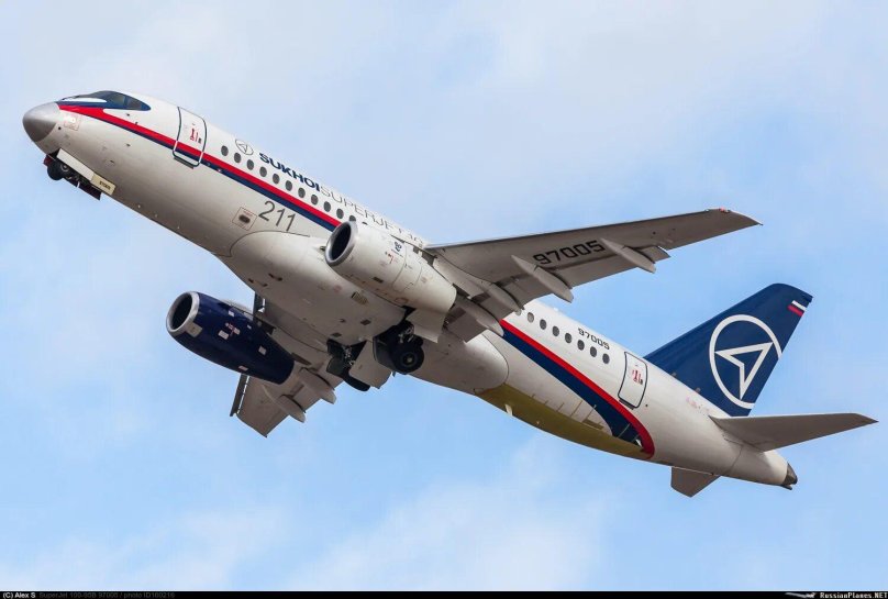 Самолёт сухой Суперджет 100-95