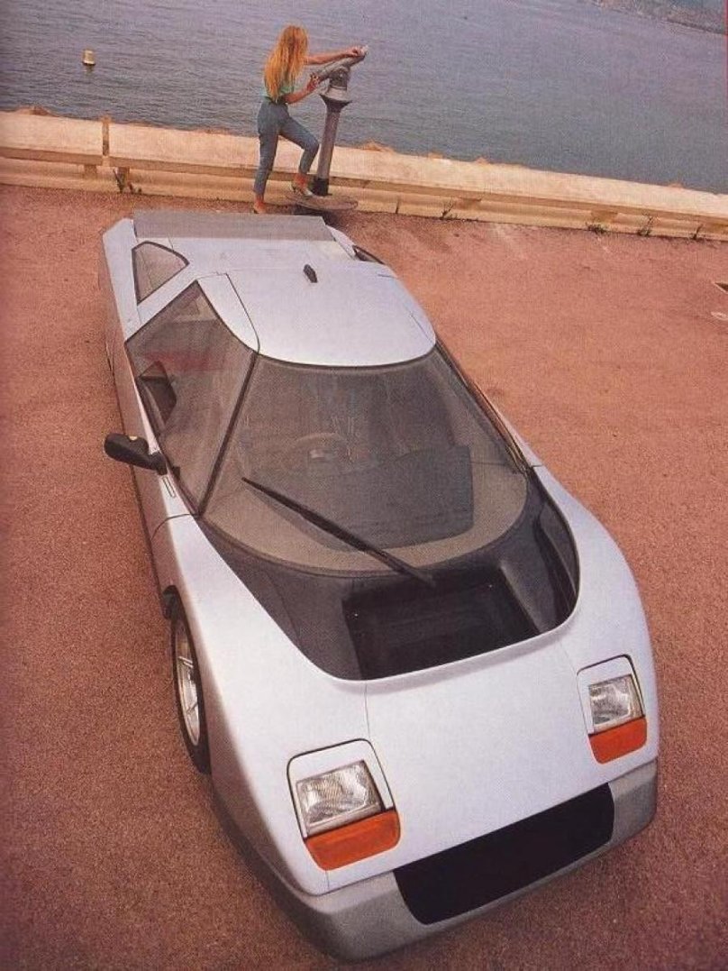 Lola автомобиль