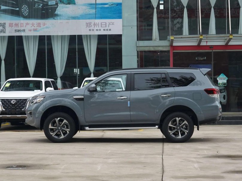 Ниссан Паладин 2023